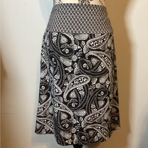 PAISLEY SKIRT A-LINE WITH SMOCKED WAIST BLACK & WHITE WOMENS SZ MED 8-10